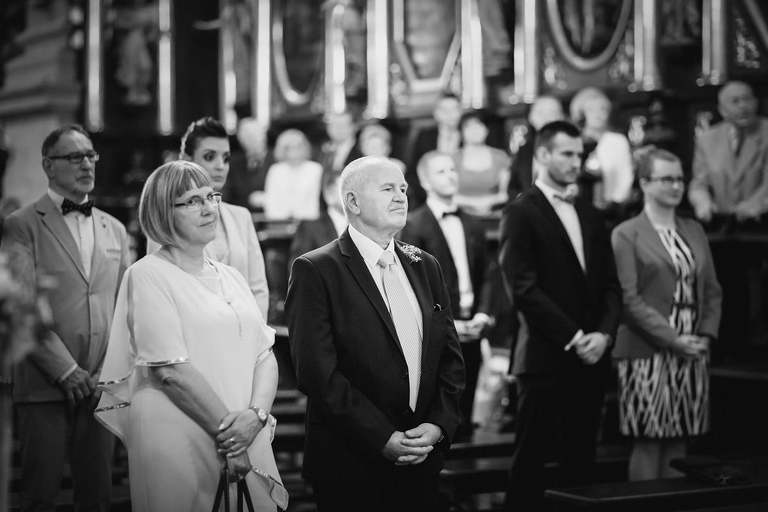 fotografia slubna, fotografia slubna krakow, zdjecia slubne krakow, fotograf slubny krakow, fotograf na wesele krakow, slub w kościele Nawiedzenia NMP w Krakowie, wesele w dworku skawinskim, wesele dworek skawinski, zdjecia slubne bielsko, fotograf slubny bielsko, www.magiaobrazu.com, zdjecia slubne bielsko, fotografia slubna slask, fotograf cieszyn, zdjecia slubne cieszyn, evil wolf studio, michal wilk filmowanie, dj magiczna noc, dj tomasz korus, pracownia florystyczna niezle kwiatki