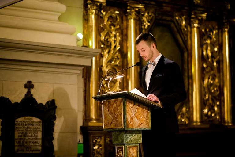 fotografia slubna, fotografia slubna krakow, zdjecia slubne krakow, fotograf slubny krakow, fotograf na wesele krakow, slub w kościele Nawiedzenia NMP w Krakowie, wesele w dworku skawinskim, wesele dworek skawinski, zdjecia slubne bielsko, fotograf slubny bielsko, www.magiaobrazu.com, zdjecia slubne bielsko, fotografia slubna slask, fotograf cieszyn, zdjecia slubne cieszyn, evil wolf studio, michal wilk filmowanie, dj magiczna noc, dj tomasz korus, pracownia florystyczna niezle kwiatki