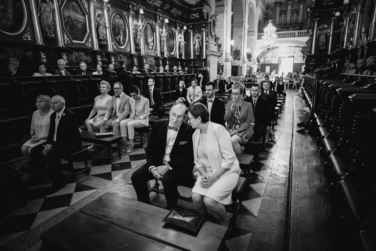 fotografia slubna, fotografia slubna krakow, zdjecia slubne krakow, fotograf slubny krakow, fotograf na wesele krakow, slub w kościele Nawiedzenia NMP w Krakowie, wesele w dworku skawinskim, wesele dworek skawinski, zdjecia slubne bielsko, fotograf slubny bielsko, www.magiaobrazu.com, zdjecia slubne bielsko, fotografia slubna slask, fotograf cieszyn, zdjecia slubne cieszyn, evil wolf studio, michal wilk filmowanie, dj magiczna noc, dj tomasz korus, pracownia florystyczna niezle kwiatki