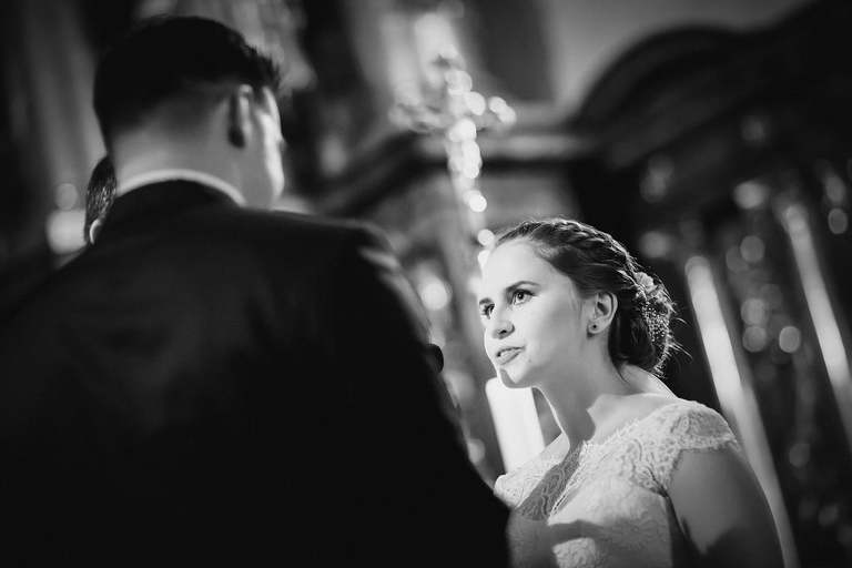 fotografia slubna, fotografia slubna krakow, zdjecia slubne krakow, fotograf slubny krakow, fotograf na wesele krakow, slub w kościele Nawiedzenia NMP w Krakowie, wesele w dworku skawinskim, wesele dworek skawinski, zdjecia slubne bielsko, fotograf slubny bielsko, www.magiaobrazu.com, zdjecia slubne bielsko, fotografia slubna slask, fotograf cieszyn, zdjecia slubne cieszyn, evil wolf studio, michal wilk filmowanie, dj magiczna noc, dj tomasz korus, pracownia florystyczna niezle kwiatki