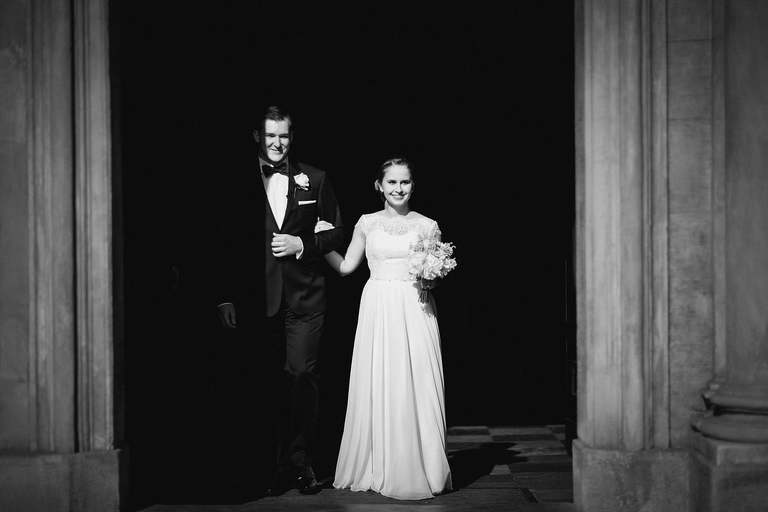 fotografia slubna, fotografia slubna krakow, zdjecia slubne krakow, fotograf slubny krakow, fotograf na wesele krakow, slub w kościele Nawiedzenia NMP w Krakowie, wesele w dworku skawinskim, wesele dworek skawinski, zdjecia slubne bielsko, fotograf slubny bielsko, www.magiaobrazu.com, zdjecia slubne bielsko, fotografia slubna slask, fotograf cieszyn, zdjecia slubne cieszyn, evil wolf studio, michal wilk filmowanie, dj magiczna noc, dj tomasz korus, pracownia florystyczna niezle kwiatki