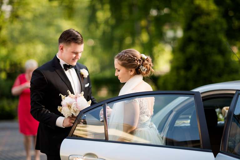 fotografia slubna, fotografia slubna krakow, zdjecia slubne krakow, fotograf slubny krakow, fotograf na wesele krakow, slub w kościele Nawiedzenia NMP w Krakowie, wesele w dworku skawinskim, wesele dworek skawinski, zdjecia slubne bielsko, fotograf slubny bielsko, www.magiaobrazu.com, zdjecia slubne bielsko, fotografia slubna slask, fotograf cieszyn, zdjecia slubne cieszyn, evil wolf studio, michal wilk filmowanie, dj magiczna noc, dj tomasz korus, pracownia florystyczna niezle kwiatki