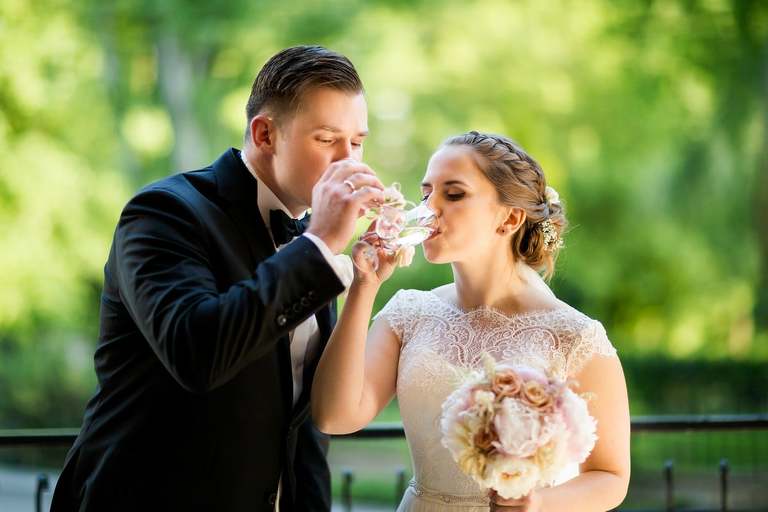 fotografia slubna, fotografia slubna krakow, zdjecia slubne krakow, fotograf slubny krakow, fotograf na wesele krakow, slub w kościele Nawiedzenia NMP w Krakowie, wesele w dworku skawinskim, wesele dworek skawinski, zdjecia slubne bielsko, fotograf slubny bielsko, www.magiaobrazu.com, zdjecia slubne bielsko, fotografia slubna slask, fotograf cieszyn, zdjecia slubne cieszyn, evil wolf studio, michal wilk filmowanie, dj magiczna noc, dj tomasz korus, pracownia florystyczna niezle kwiatki