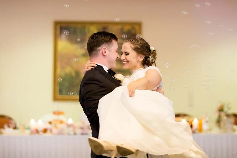 fotografia slubna, fotografia slubna krakow, zdjecia slubne krakow, fotograf slubny krakow, fotograf na wesele krakow, slub w kościele Nawiedzenia NMP w Krakowie, wesele w dworku skawinskim, wesele dworek skawinski, zdjecia slubne bielsko, fotograf slubny bielsko, www.magiaobrazu.com, zdjecia slubne bielsko, fotografia slubna slask, fotograf cieszyn, zdjecia slubne cieszyn, evil wolf studio, michal wilk filmowanie, dj magiczna noc, dj tomasz korus, pracownia florystyczna niezle kwiatki