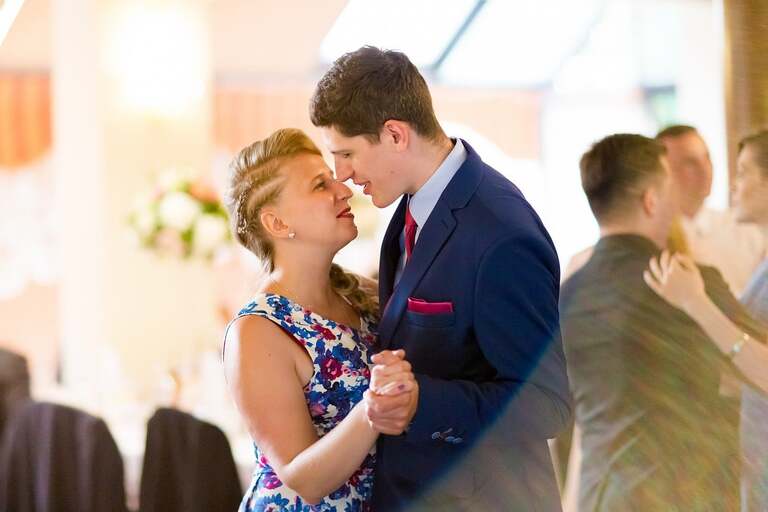 fotografia slubna, fotografia slubna krakow, zdjecia slubne krakow, fotograf slubny krakow, fotograf na wesele krakow, slub w kościele Nawiedzenia NMP w Krakowie, wesele w dworku skawinskim, wesele dworek skawinski, zdjecia slubne bielsko, fotograf slubny bielsko, www.magiaobrazu.com, zdjecia slubne bielsko, fotografia slubna slask, fotograf cieszyn, zdjecia slubne cieszyn, evil wolf studio, michal wilk filmowanie, dj magiczna noc, dj tomasz korus, pracownia florystyczna niezle kwiatki