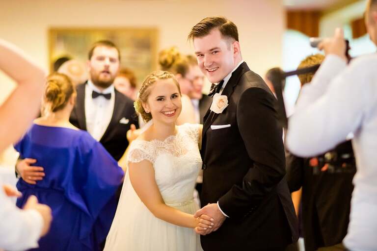 fotografia slubna, fotografia slubna krakow, zdjecia slubne krakow, fotograf slubny krakow, fotograf na wesele krakow, slub w kościele Nawiedzenia NMP w Krakowie, wesele w dworku skawinskim, wesele dworek skawinski, zdjecia slubne bielsko, fotograf slubny bielsko, www.magiaobrazu.com, zdjecia slubne bielsko, fotografia slubna slask, fotograf cieszyn, zdjecia slubne cieszyn, evil wolf studio, michal wilk filmowanie, dj magiczna noc, dj tomasz korus, pracownia florystyczna niezle kwiatki