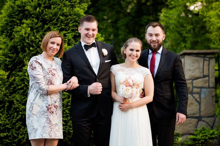 fotografia slubna, fotografia slubna krakow, zdjecia slubne krakow, fotograf slubny krakow, fotograf na wesele krakow, slub w kościele Nawiedzenia NMP w Krakowie, wesele w dworku skawinskim, wesele dworek skawinski, zdjecia slubne bielsko, fotograf slubny bielsko, www.magiaobrazu.com, zdjecia slubne bielsko, fotografia slubna slask, fotograf cieszyn, zdjecia slubne cieszyn, evil wolf studio, michal wilk filmowanie, dj magiczna noc, dj tomasz korus, pracownia florystyczna niezle kwiatki