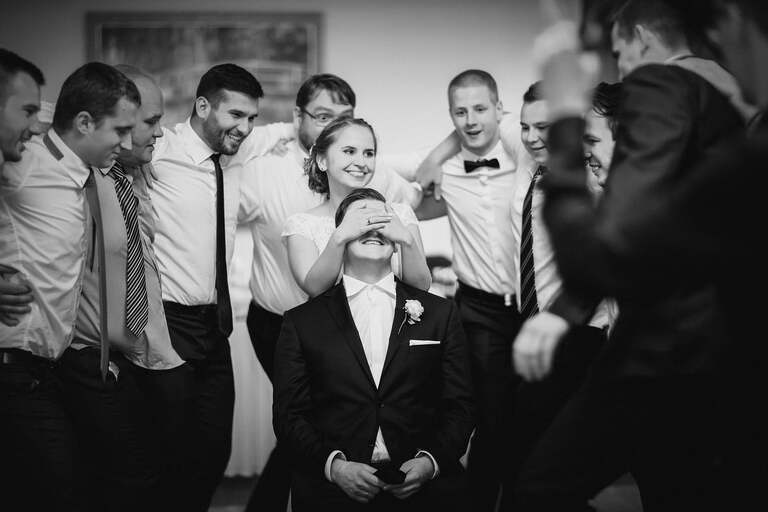 fotografia slubna, fotografia slubna krakow, zdjecia slubne krakow, fotograf slubny krakow, fotograf na wesele krakow, slub w kościele Nawiedzenia NMP w Krakowie, wesele w dworku skawinskim, wesele dworek skawinski, zdjecia slubne bielsko, fotograf slubny bielsko, www.magiaobrazu.com, zdjecia slubne bielsko, fotografia slubna slask, fotograf cieszyn, zdjecia slubne cieszyn, evil wolf studio, michal wilk filmowanie, dj magiczna noc, dj tomasz korus, pracownia florystyczna niezle kwiatki