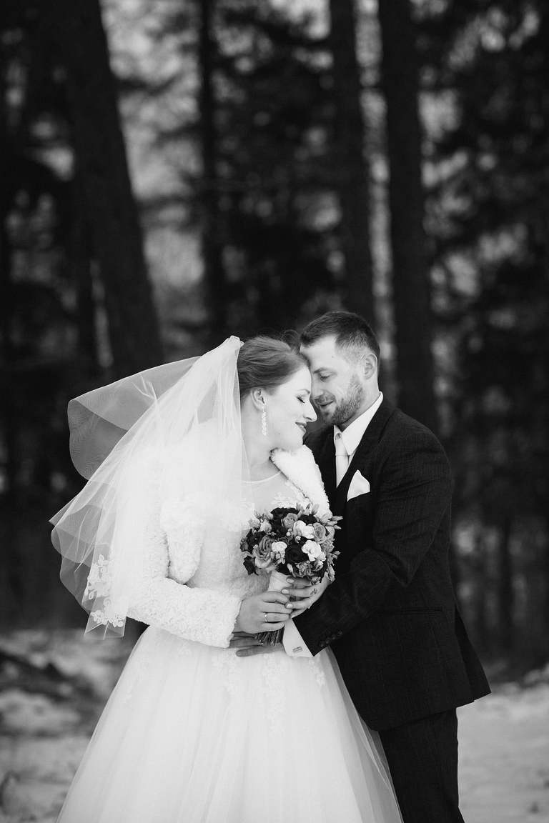 zimowy slub, zimowy plener slubny, zimowa sesja slubna, fotografia slubna skoczow, zdjecia slubne zywiec, fotografia slubna, zdjecia slubne bielsko, fotograf slubny bielsko, www.magiaobrazu.com, zdjecia slubne bielsko, fotografia slubna slask, zdjecia slubne zywiec, zdjecia slubne cieszyn, dwoch fotografow na slub, zdjecia slubne slask,