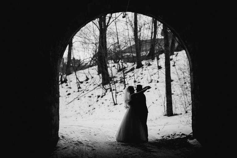 zimowy slub, zimowy plener slubny, zimowa sesja slubna, fotografia slubna skoczow, zdjecia slubne zywiec, fotografia slubna, zdjecia slubne bielsko, fotograf slubny bielsko, www.magiaobrazu.com, zdjecia slubne bielsko, fotografia slubna slask, zdjecia slubne zywiec, zdjecia slubne cieszyn, dwoch fotografow na slub, zdjecia slubne slask,