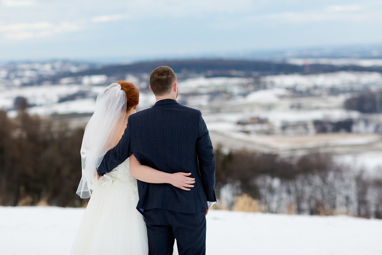 zimowy slub, zimowy plener slubny, zimowa sesja slubna, fotografia slubna skoczow, zdjecia slubne zywiec, fotografia slubna, zdjecia slubne bielsko, fotograf slubny bielsko, www.magiaobrazu.com, zdjecia slubne bielsko, fotografia slubna slask, zdjecia slubne zywiec, zdjecia slubne cieszyn, dwoch fotografow na slub, zdjecia slubne slask,