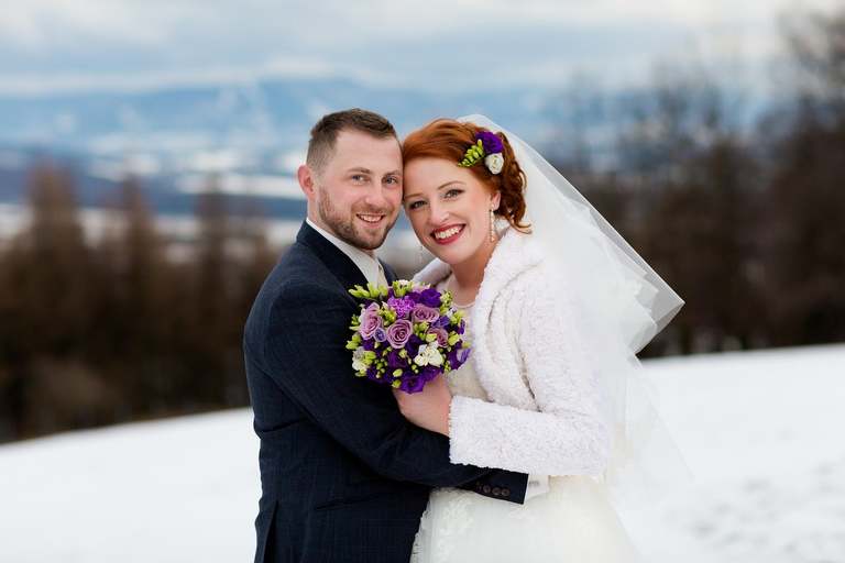 zimowy slub, zimowy plener slubny, zimowa sesja slubna, fotografia slubna skoczow, zdjecia slubne zywiec, fotografia slubna, zdjecia slubne bielsko, fotograf slubny bielsko, www.magiaobrazu.com, zdjecia slubne bielsko, fotografia slubna slask, zdjecia slubne zywiec, zdjecia slubne cieszyn, dwoch fotografow na slub, zdjecia slubne slask,