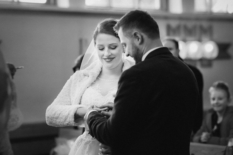 zimowy slub, slub w kosciele w cisownicy, wesele osp kisielow, zespol johnny band na wesele, gastro family cieszyn, fotografia slubna goleszow, zdjecia slubne goleszow, fotografia slubna skoczow, zdjecia slubne zywiec, fotografia slubna, zdjecia slubne bielsko, fotograf slubny bielsko, www.magiaobrazu.com, zdjecia slubne bielsko, fotografia slubna slask, zdjecia slubne zywiec, zdjecia slubne cieszyn, dwoch fotografow na slub, zdjecia slubne slask,