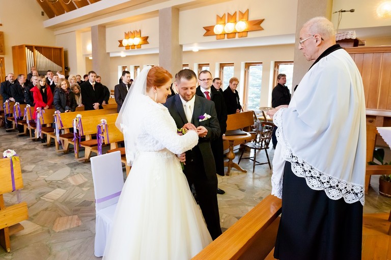 zimowy slub, slub w kosciele w cisownicy, wesele osp kisielow, zespol johnny band na wesele, gastro family cieszyn, fotografia slubna goleszow, zdjecia slubne goleszow, fotografia slubna skoczow, zdjecia slubne zywiec, fotografia slubna, zdjecia slubne bielsko, fotograf slubny bielsko, www.magiaobrazu.com, zdjecia slubne bielsko, fotografia slubna slask, zdjecia slubne zywiec, zdjecia slubne cieszyn, dwoch fotografow na slub, zdjecia slubne slask,