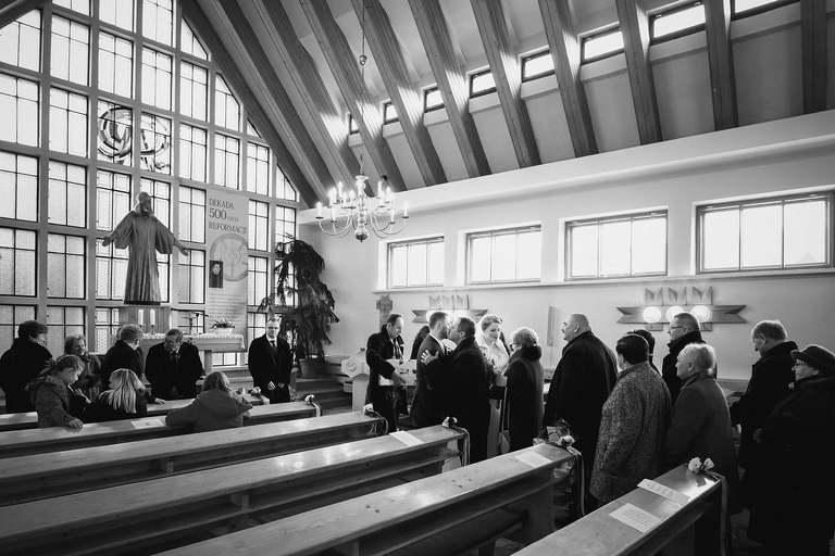 zimowy slub, slub w kosciele w cisownicy, wesele osp kisielow, zespol johnny band na wesele, gastro family cieszyn, fotografia slubna goleszow, zdjecia slubne goleszow, fotografia slubna skoczow, zdjecia slubne zywiec, fotografia slubna, zdjecia slubne bielsko, fotograf slubny bielsko, www.magiaobrazu.com, zdjecia slubne bielsko, fotografia slubna slask, zdjecia slubne zywiec, zdjecia slubne cieszyn, dwoch fotografow na slub, zdjecia slubne slask,