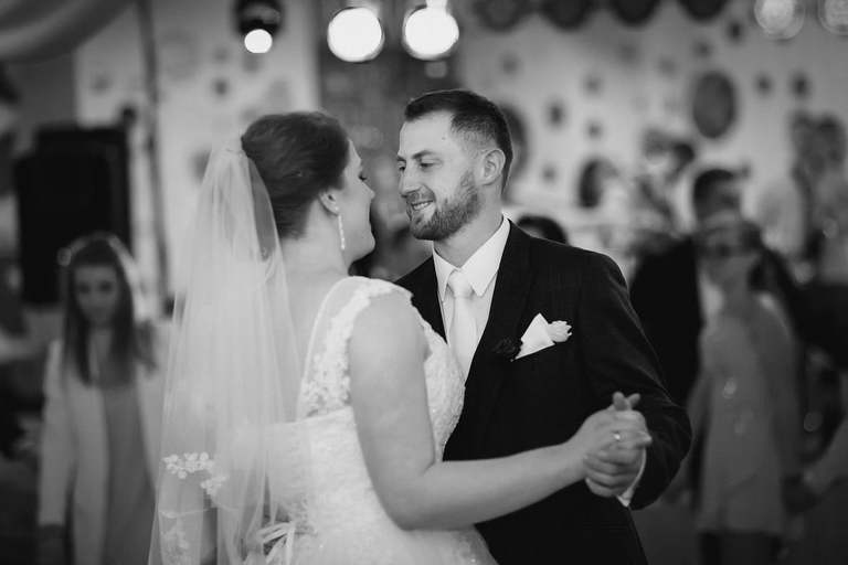 zimowy slub, slub w kosciele w cisownicy, wesele osp kisielow, zespol johnny band na wesele, gastro family cieszyn, fotografia slubna goleszow, zdjecia slubne goleszow, fotografia slubna skoczow, zdjecia slubne zywiec, fotografia slubna, zdjecia slubne bielsko, fotograf slubny bielsko, www.magiaobrazu.com, zdjecia slubne bielsko, fotografia slubna slask, zdjecia slubne zywiec, zdjecia slubne cieszyn, dwoch fotografow na slub, zdjecia slubne slask,