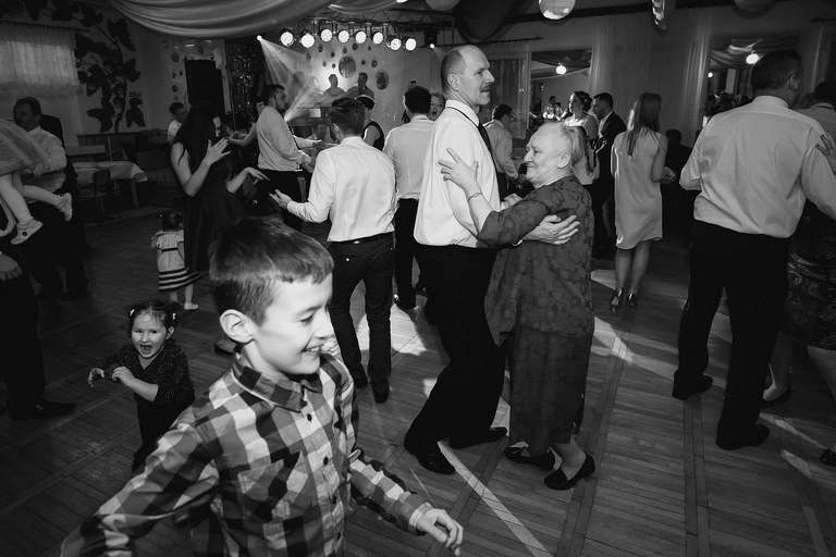 zimowy slub, slub w kosciele w cisownicy, wesele osp kisielow, zespol johnny band na wesele, gastro family cieszyn, fotografia slubna goleszow, zdjecia slubne goleszow, fotografia slubna skoczow, zdjecia slubne zywiec, fotografia slubna, zdjecia slubne bielsko, fotograf slubny bielsko, www.magiaobrazu.com, zdjecia slubne bielsko, fotografia slubna slask, zdjecia slubne zywiec, zdjecia slubne cieszyn, dwoch fotografow na slub, zdjecia slubne slask,