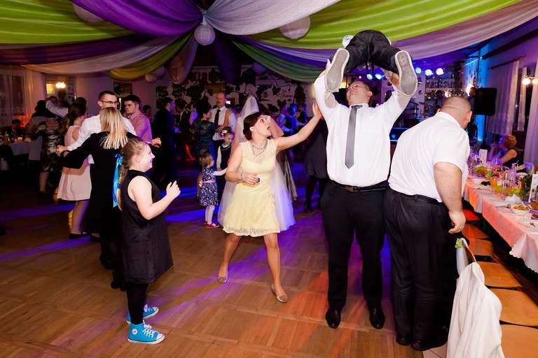 zimowy slub, slub w kosciele w cisownicy, wesele osp kisielow, zespol johnny band na wesele, gastro family cieszyn, fotografia slubna goleszow, zdjecia slubne goleszow, fotografia slubna skoczow, zdjecia slubne zywiec, fotografia slubna, zdjecia slubne bielsko, fotograf slubny bielsko, www.magiaobrazu.com, zdjecia slubne bielsko, fotografia slubna slask, zdjecia slubne zywiec, zdjecia slubne cieszyn, dwoch fotografow na slub, zdjecia slubne slask,