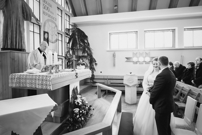 zimowy slub, slub w kosciele w cisownicy, wesele osp kisielow, zespol johnny band na wesele, gastro family cieszyn, fotografia slubna goleszow, zdjecia slubne goleszow, fotografia slubna skoczow, zdjecia slubne zywiec, fotografia slubna, zdjecia slubne bielsko, fotograf slubny bielsko, www.magiaobrazu.com, zdjecia slubne bielsko, fotografia slubna slask, zdjecia slubne zywiec, zdjecia slubne cieszyn, dwoch fotografow na slub, zdjecia slubne slask,