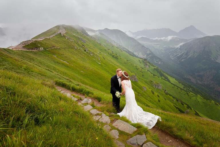 plener slubny w Tatrach, sesja slubna Tatry, fotografia sllubna Tatry, tatrzanski plener slubny, sesja slubna tatry, plener slubny tatry, fotografia slubna slask, zdjecia slubne slask, fotografia slubna bielsko, zdjecia slubne bielsko, fotografia slubna zywiec, zdjecia slubne zywiec, piekna sesja slubna, najladniejsze sesje slubne, fotograf slubny Krakow, fotografowie slubni, dwoch fotografow na slub, Anna i Jacek Bieniek; zdjecia slubne slask, www.magiaobrazu.com,