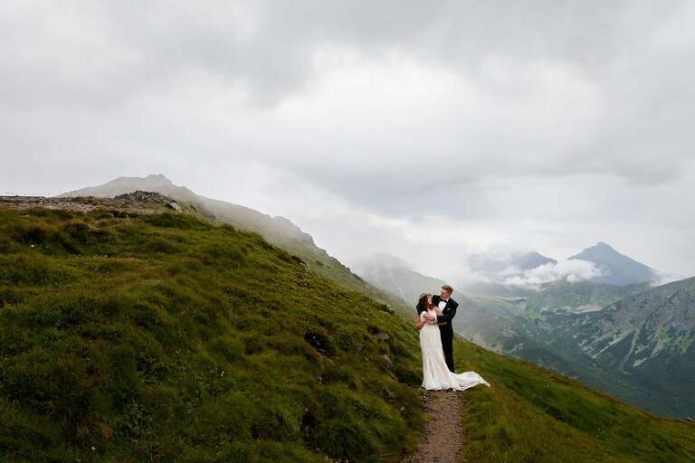 plener slubny w Tatrach, sesja slubna Tatry, fotografia sllubna Tatry, tatrzanski plener slubny, sesja slubna tatry, plener slubny tatry, fotografia slubna slask, zdjecia slubne slask, fotografia slubna bielsko, zdjecia slubne bielsko, fotografia slubna zywiec, zdjecia slubne zywiec, piekna sesja slubna, najladniejsze sesje slubne, fotograf slubny Krakow, fotografowie slubni, dwoch fotografow na slub, Anna i Jacek Bieniek; zdjecia slubne slask, www.magiaobrazu.com,