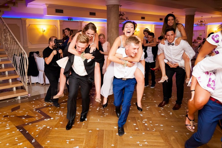 fotografia slubna pszczyna, zdjecia slubne pszczyna, fotograf slubny slask, slub w kosciele wszystkich swietych w pszczynie, wesele karczmie kuban goczalkowice, wesele w goczalkowicach, fotografia slubna katowice, zdjecia slubne katowice, zdjecia slubne zywiec, fotografia slubna, zdjecia slubne bielsko, fotograf slubny bielsko, fotograf slubny cieszyn, fotografia slubna cieszyn, www.magiaobrazu.com, zdjecia slubne bielsko, fotografia slubna slask, zdjecia slubne zywiec, zdjecia slubne cieszyn, dwoch fotografow na slub, zdjecia slubne slask,