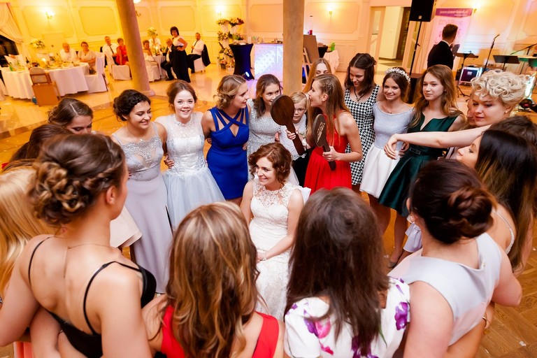 fotografia slubna pszczyna, zdjecia slubne pszczyna, fotograf slubny slask, slub w kosciele wszystkich swietych w pszczynie, wesele karczmie kuban goczalkowice, wesele w goczalkowicach, fotografia slubna katowice, zdjecia slubne katowice, zdjecia slubne zywiec, fotografia slubna, zdjecia slubne bielsko, fotograf slubny bielsko, fotograf slubny cieszyn, fotografia slubna cieszyn, www.magiaobrazu.com, zdjecia slubne bielsko, fotografia slubna slask, zdjecia slubne zywiec, zdjecia slubne cieszyn, dwoch fotografow na slub, zdjecia slubne slask,