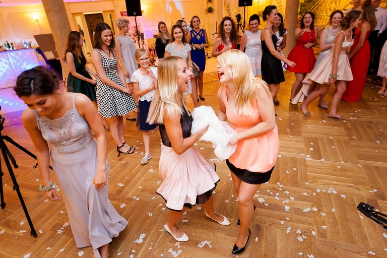 fotografia slubna pszczyna, zdjecia slubne pszczyna, fotograf slubny slask, slub w kosciele wszystkich swietych w pszczynie, wesele karczmie kuban goczalkowice, wesele w goczalkowicach, fotografia slubna katowice, zdjecia slubne katowice, zdjecia slubne zywiec, fotografia slubna, zdjecia slubne bielsko, fotograf slubny bielsko, fotograf slubny cieszyn, fotografia slubna cieszyn, www.magiaobrazu.com, zdjecia slubne bielsko, fotografia slubna slask, zdjecia slubne zywiec, zdjecia slubne cieszyn, dwoch fotografow na slub, zdjecia slubne slask,