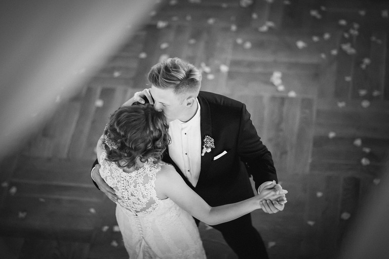 fotografia slubna pszczyna, zdjecia slubne pszczyna, fotograf slubny slask, slub w kosciele wszystkich swietych w pszczynie, wesele karczmie kuban goczalkowice, wesele w goczalkowicach, fotografia slubna katowice, zdjecia slubne katowice, zdjecia slubne zywiec, fotografia slubna, zdjecia slubne bielsko, fotograf slubny bielsko, fotograf slubny cieszyn, fotografia slubna cieszyn, www.magiaobrazu.com, zdjecia slubne bielsko, fotografia slubna slask, zdjecia slubne zywiec, zdjecia slubne cieszyn, dwoch fotografow na slub, zdjecia slubne slask,