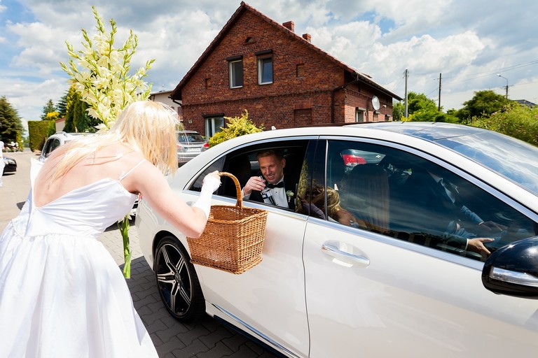 fotografia slubna pszczyna, zdjecia slubne pszczyna, fotograf slubny slask, slub w kosciele wszystkich swietych w pszczynie, wesele karczmie kuban goczalkowice, wesele w goczalkowicach, fotografia slubna katowice, zdjecia slubne katowice, zdjecia slubne zywiec, fotografia slubna, zdjecia slubne bielsko, fotograf slubny bielsko, fotograf slubny cieszyn, fotografia slubna cieszyn, www.magiaobrazu.com, zdjecia slubne bielsko, fotografia slubna slask, zdjecia slubne zywiec, zdjecia slubne cieszyn, dwoch fotografow na slub, zdjecia slubne slask,