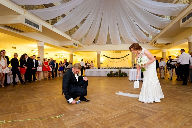 fotografia slubna pszczyna, zdjecia slubne pszczyna, fotograf slubny slask, slub w kosciele wszystkich swietych w pszczynie, wesele karczmie kuban goczalkowice, wesele w goczalkowicach, fotografia slubna katowice, zdjecia slubne katowice, zdjecia slubne zywiec, fotografia slubna, zdjecia slubne bielsko, fotograf slubny bielsko, fotograf slubny cieszyn, fotografia slubna cieszyn, www.magiaobrazu.com, zdjecia slubne bielsko, fotografia slubna slask, zdjecia slubne zywiec, zdjecia slubne cieszyn, dwoch fotografow na slub, zdjecia slubne slask,