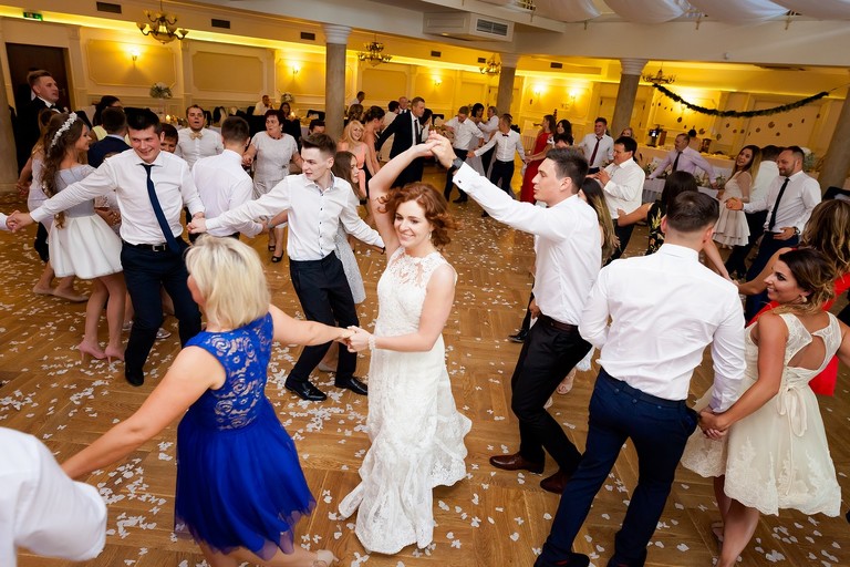 fotografia slubna pszczyna, zdjecia slubne pszczyna, fotograf slubny slask, slub w kosciele wszystkich swietych w pszczynie, wesele karczmie kuban goczalkowice, wesele w goczalkowicach, fotografia slubna katowice, zdjecia slubne katowice, zdjecia slubne zywiec, fotografia slubna, zdjecia slubne bielsko, fotograf slubny bielsko, fotograf slubny cieszyn, fotografia slubna cieszyn, www.magiaobrazu.com, zdjecia slubne bielsko, fotografia slubna slask, zdjecia slubne zywiec, zdjecia slubne cieszyn, dwoch fotografow na slub, zdjecia slubne slask,