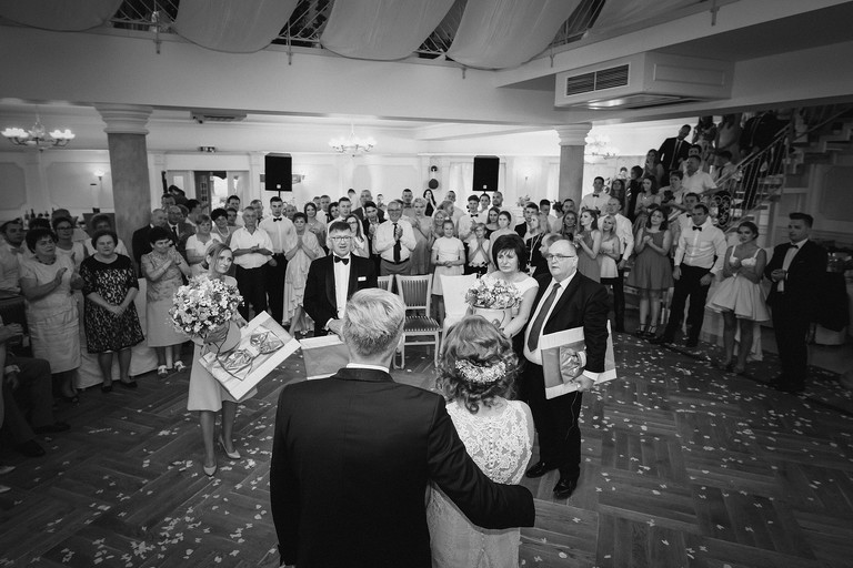 fotografia slubna pszczyna, zdjecia slubne pszczyna, fotograf slubny slask, slub w kosciele wszystkich swietych w pszczynie, wesele karczmie kuban goczalkowice, wesele w goczalkowicach, fotografia slubna katowice, zdjecia slubne katowice, zdjecia slubne zywiec, fotografia slubna, zdjecia slubne bielsko, fotograf slubny bielsko, fotograf slubny cieszyn, fotografia slubna cieszyn, www.magiaobrazu.com, zdjecia slubne bielsko, fotografia slubna slask, zdjecia slubne zywiec, zdjecia slubne cieszyn, dwoch fotografow na slub, zdjecia slubne slask,