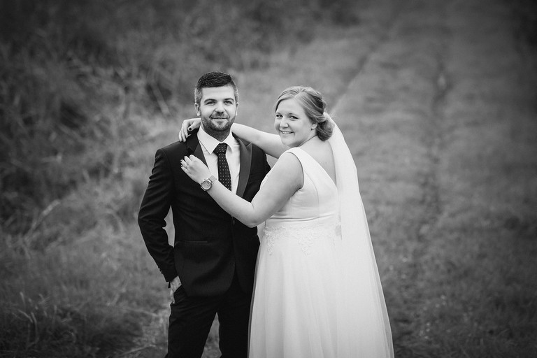 zdjecia slubne zywiec, romantyczny plener slubny, fotograf slubny bielsko, plener slubny w lesie slask, sesja slubna w lesie slask, plener slubny las slask, sesja slubna nad jeziorem slask, fotografia slubna slask, zdjecia slubne slask, fotografia slubna katowice, zdjecia slubne katowice, romantyczna sesja slubna slask, zdjecia slubne bielsko, fotografia slubna bielsko, oryginalny plener slubny, oryginalna sesja slubna, www.magiaobrazu.com, Anna i Jacek Bieniek,