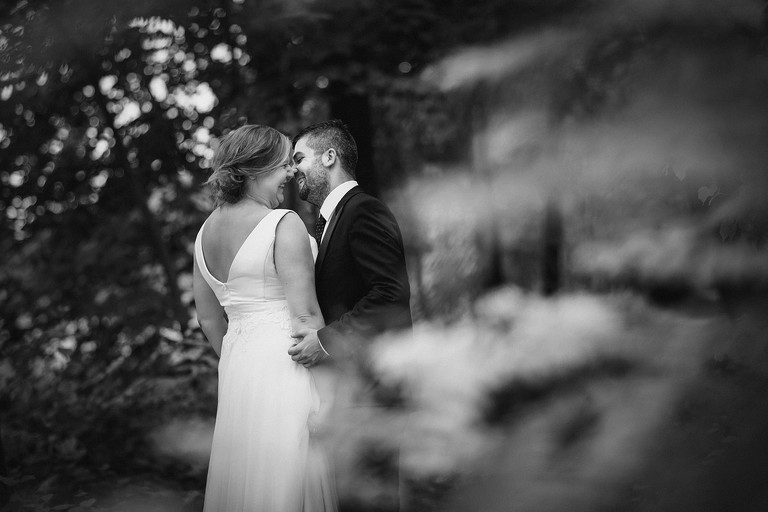 zdjecia slubne zywiec, romantyczny plener slubny, fotograf slubny bielsko, plener slubny w lesie slask, sesja slubna w lesie slask, plener slubny las slask, sesja slubna nad jeziorem slask, fotografia slubna slask, zdjecia slubne slask, fotografia slubna katowice, zdjecia slubne katowice, romantyczna sesja slubna slask, zdjecia slubne bielsko, fotografia slubna bielsko, oryginalny plener slubny, oryginalna sesja slubna, www.magiaobrazu.com, Anna i Jacek Bieniek,