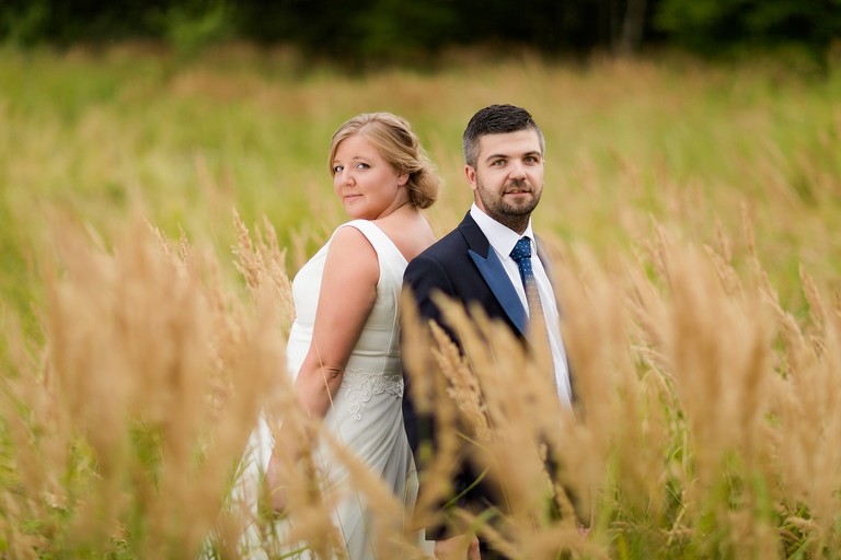 zdjecia slubne zywiec, romantyczny plener slubny, fotograf slubny bielsko, plener slubny w lesie slask, sesja slubna w lesie slask, plener slubny las slask, sesja slubna nad jeziorem slask, fotografia slubna slask, zdjecia slubne slask, fotografia slubna katowice, zdjecia slubne katowice, romantyczna sesja slubna slask, zdjecia slubne bielsko, fotografia slubna bielsko, oryginalny plener slubny, oryginalna sesja slubna, www.magiaobrazu.com, Anna i Jacek Bieniek,