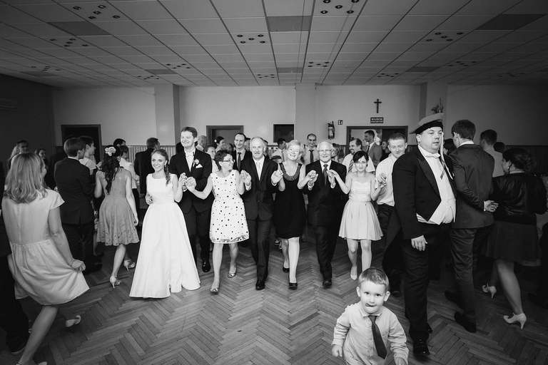 zdjecia slubne bielsko, fotografia slubna bielsko, jesienny plener slubny, jesienna sesja slubna, fotografia slubna zywiec, zdjecia slubne zywiec, slub w kosciele w halcnowie, slub kosciol halcnow bielsko, wesele w dankowicach, osp dankowice, fotografia slubna slask, fotografia slubna katowice, zdjecia slubne katowice, fotograf slubny katowice, zdjecia slubne bielsko, fotograf slubny bielsko, zdjecia slubne slask, dwoch fotografow na slub, fotografia slubna krakow,