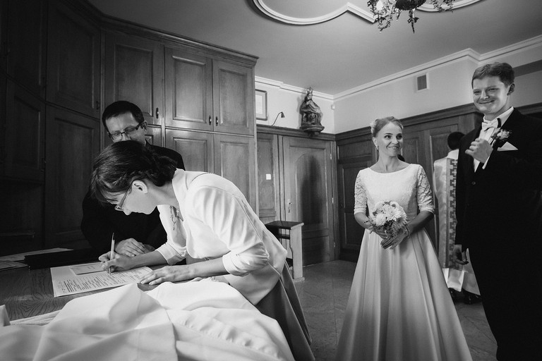 zdjecia slubne bielsko, fotografia slubna bielsko, jesienny plener slubny, jesienna sesja slubna, fotografia slubna zywiec, zdjecia slubne zywiec, slub w kosciele w halcnowie, slub kosciol halcnow bielsko, wesele w dankowicach, osp dankowice, fotografia slubna slask, fotografia slubna katowice, zdjecia slubne katowice, fotograf slubny katowice, zdjecia slubne bielsko, fotograf slubny bielsko, zdjecia slubne slask, dwoch fotografow na slub, fotografia slubna krakow,