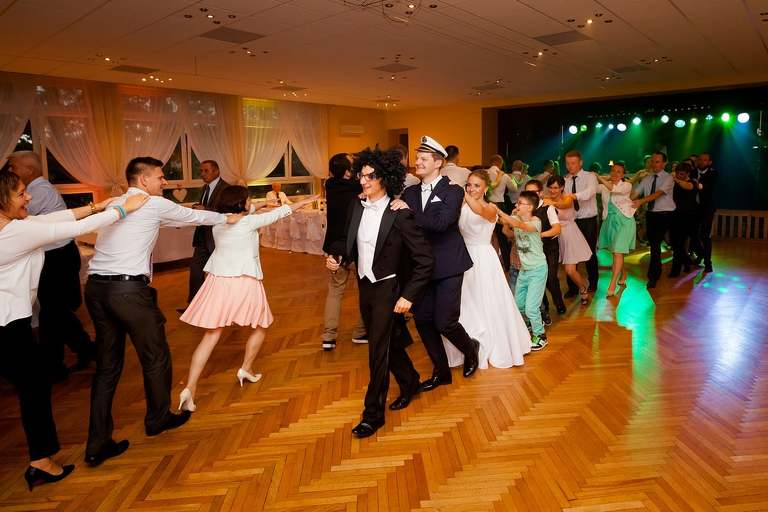 zdjecia slubne bielsko, fotografia slubna bielsko, jesienny plener slubny, jesienna sesja slubna, fotografia slubna zywiec, zdjecia slubne zywiec, slub w kosciele w halcnowie, slub kosciol halcnow bielsko, wesele w dankowicach, osp dankowice, fotografia slubna slask, fotografia slubna katowice, zdjecia slubne katowice, fotograf slubny katowice, zdjecia slubne bielsko, fotograf slubny bielsko, zdjecia slubne slask, dwoch fotografow na slub, fotografia slubna krakow,