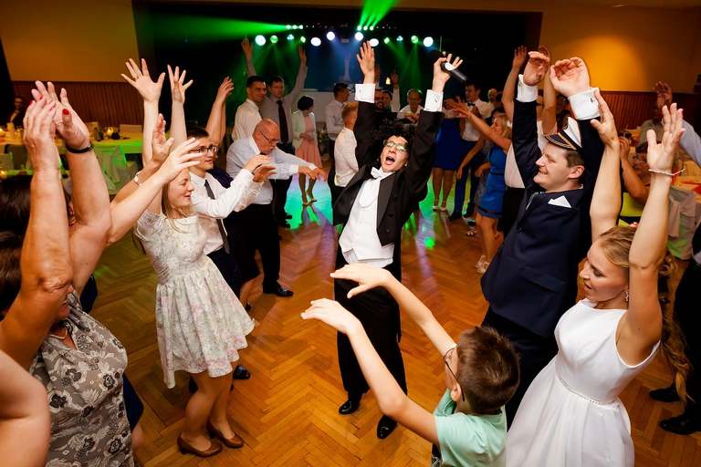 zdjecia slubne bielsko, fotografia slubna bielsko, jesienny plener slubny, jesienna sesja slubna, fotografia slubna zywiec, zdjecia slubne zywiec, slub w kosciele w halcnowie, slub kosciol halcnow bielsko, wesele w dankowicach, osp dankowice, fotografia slubna slask, fotografia slubna katowice, zdjecia slubne katowice, fotograf slubny katowice, zdjecia slubne bielsko, fotograf slubny bielsko, zdjecia slubne slask, dwoch fotografow na slub, fotografia slubna krakow,