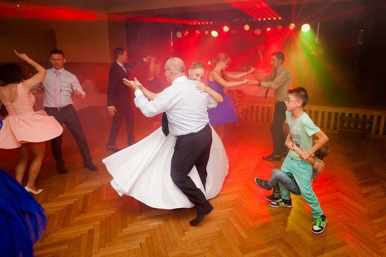 zdjecia slubne bielsko, fotografia slubna bielsko, jesienny plener slubny, jesienna sesja slubna, fotografia slubna zywiec, zdjecia slubne zywiec, slub w kosciele w halcnowie, slub kosciol halcnow bielsko, wesele w dankowicach, osp dankowice, fotografia slubna slask, fotografia slubna katowice, zdjecia slubne katowice, fotograf slubny katowice, zdjecia slubne bielsko, fotograf slubny bielsko, zdjecia slubne slask, dwoch fotografow na slub, fotografia slubna krakow,