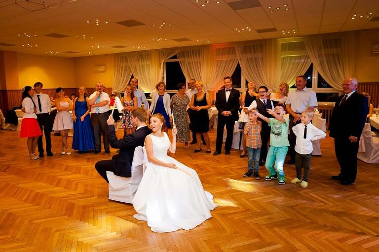 zdjecia slubne bielsko, fotografia slubna bielsko, jesienny plener slubny, jesienna sesja slubna, fotografia slubna zywiec, zdjecia slubne zywiec, slub w kosciele w halcnowie, slub kosciol halcnow bielsko, wesele w dankowicach, osp dankowice, fotografia slubna slask, fotografia slubna katowice, zdjecia slubne katowice, fotograf slubny katowice, zdjecia slubne bielsko, fotograf slubny bielsko, zdjecia slubne slask, dwoch fotografow na slub, fotografia slubna krakow,