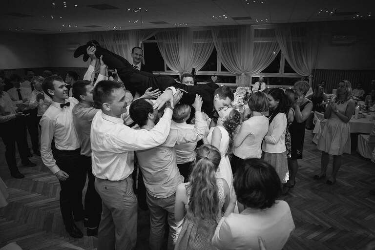 zdjecia slubne bielsko, fotografia slubna bielsko, jesienny plener slubny, jesienna sesja slubna, fotografia slubna zywiec, zdjecia slubne zywiec, slub w kosciele w halcnowie, slub kosciol halcnow bielsko, wesele w dankowicach, osp dankowice, fotografia slubna slask, fotografia slubna katowice, zdjecia slubne katowice, fotograf slubny katowice, zdjecia slubne bielsko, fotograf slubny bielsko, zdjecia slubne slask, dwoch fotografow na slub, fotografia slubna krakow,