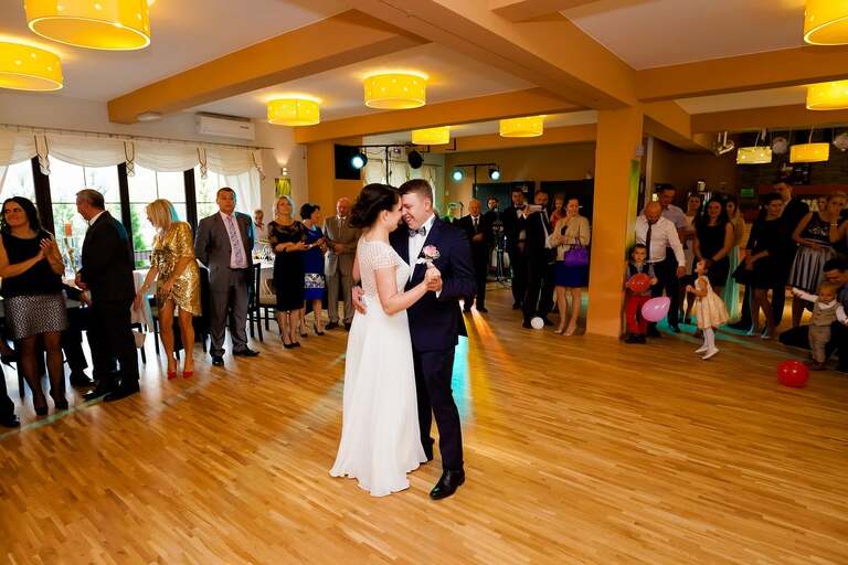 zdjecia slubne bielsko, fotografia slubna bielsko, jesienny plener slubny, jesienna sesja slubna, fotografia slubna zywiec, zdjecia slubne zywiec, slub w kosciele w porabce, slub kosciol porabka, wesele w porabce, sala eltara porabka, wesele w eltarze, fotografia slubna slask, fotografia slubna katowice, zdjecia slubne katowice, fotograf slubny katowice, zdjecia slubne bielsko, fotograf slubny bielsko, zdjecia slubne slask, dwoch fotografow na slub, fotografia slubna krakow,