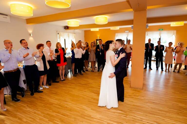 zdjecia slubne bielsko, fotografia slubna bielsko, jesienny plener slubny, jesienna sesja slubna, fotografia slubna zywiec, zdjecia slubne zywiec, slub w kosciele w porabce, slub kosciol porabka, wesele w porabce, sala eltara porabka, wesele w eltarze, fotografia slubna slask, fotografia slubna katowice, zdjecia slubne katowice, fotograf slubny katowice, zdjecia slubne bielsko, fotograf slubny bielsko, zdjecia slubne slask, dwoch fotografow na slub, fotografia slubna krakow,