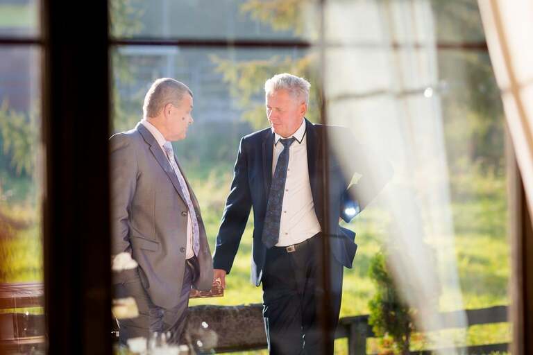 zdjecia slubne bielsko, fotografia slubna bielsko, jesienny plener slubny, jesienna sesja slubna, fotografia slubna zywiec, zdjecia slubne zywiec, slub w kosciele w porabce, slub kosciol porabka, wesele w porabce, sala eltara porabka, wesele w eltarze, fotografia slubna slask, fotografia slubna katowice, zdjecia slubne katowice, fotograf slubny katowice, zdjecia slubne bielsko, fotograf slubny bielsko, zdjecia slubne slask, dwoch fotografow na slub, fotografia slubna krakow,