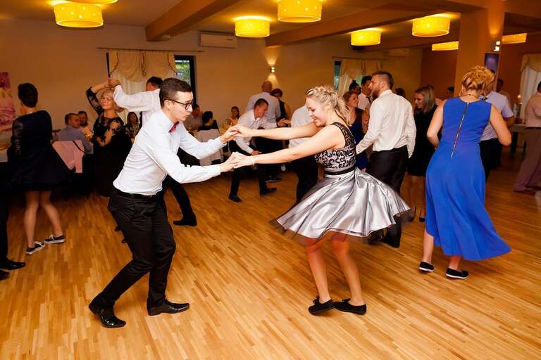 zdjecia slubne bielsko, fotografia slubna bielsko, jesienny plener slubny, jesienna sesja slubna, fotografia slubna zywiec, zdjecia slubne zywiec, slub w kosciele w porabce, slub kosciol porabka, wesele w porabce, sala eltara porabka, wesele w eltarze, fotografia slubna slask, fotografia slubna katowice, zdjecia slubne katowice, fotograf slubny katowice, zdjecia slubne bielsko, fotograf slubny bielsko, zdjecia slubne slask, dwoch fotografow na slub, fotografia slubna krakow,