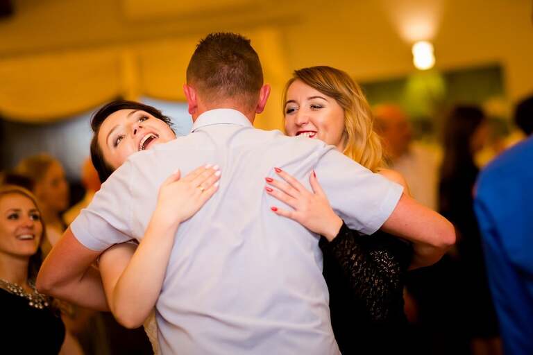 zdjecia slubne bielsko, fotografia slubna bielsko, jesienny plener slubny, jesienna sesja slubna, fotografia slubna zywiec, zdjecia slubne zywiec, slub w kosciele w porabce, slub kosciol porabka, wesele w porabce, sala eltara porabka, wesele w eltarze, fotografia slubna slask, fotografia slubna katowice, zdjecia slubne katowice, fotograf slubny katowice, zdjecia slubne bielsko, fotograf slubny bielsko, zdjecia slubne slask, dwoch fotografow na slub, fotografia slubna krakow,