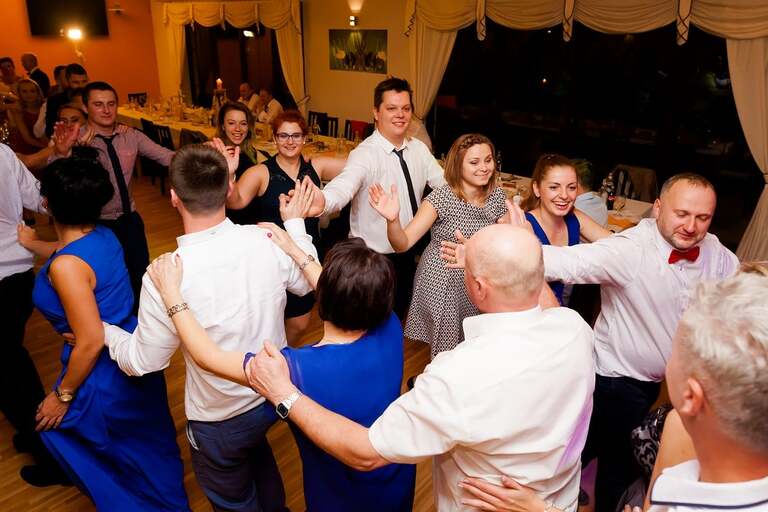 zdjecia slubne bielsko, fotografia slubna bielsko, jesienny plener slubny, jesienna sesja slubna, fotografia slubna zywiec, zdjecia slubne zywiec, slub w kosciele w porabce, slub kosciol porabka, wesele w porabce, sala eltara porabka, wesele w eltarze, fotografia slubna slask, fotografia slubna katowice, zdjecia slubne katowice, fotograf slubny katowice, zdjecia slubne bielsko, fotograf slubny bielsko, zdjecia slubne slask, dwoch fotografow na slub, fotografia slubna krakow,