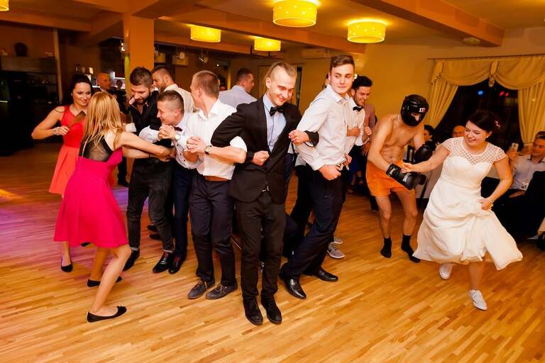 zdjecia slubne bielsko, fotografia slubna bielsko, jesienny plener slubny, jesienna sesja slubna, fotografia slubna zywiec, zdjecia slubne zywiec, slub w kosciele w porabce, slub kosciol porabka, wesele w porabce, sala eltara porabka, wesele w eltarze, fotografia slubna slask, fotografia slubna katowice, zdjecia slubne katowice, fotograf slubny katowice, zdjecia slubne bielsko, fotograf slubny bielsko, zdjecia slubne slask, dwoch fotografow na slub, fotografia slubna krakow,